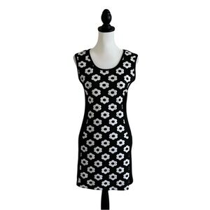 Ultra Teeze Dress Black and white